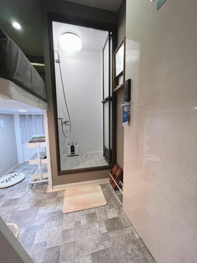 誠家　Makoto Hostel Токио Экстерьер фото