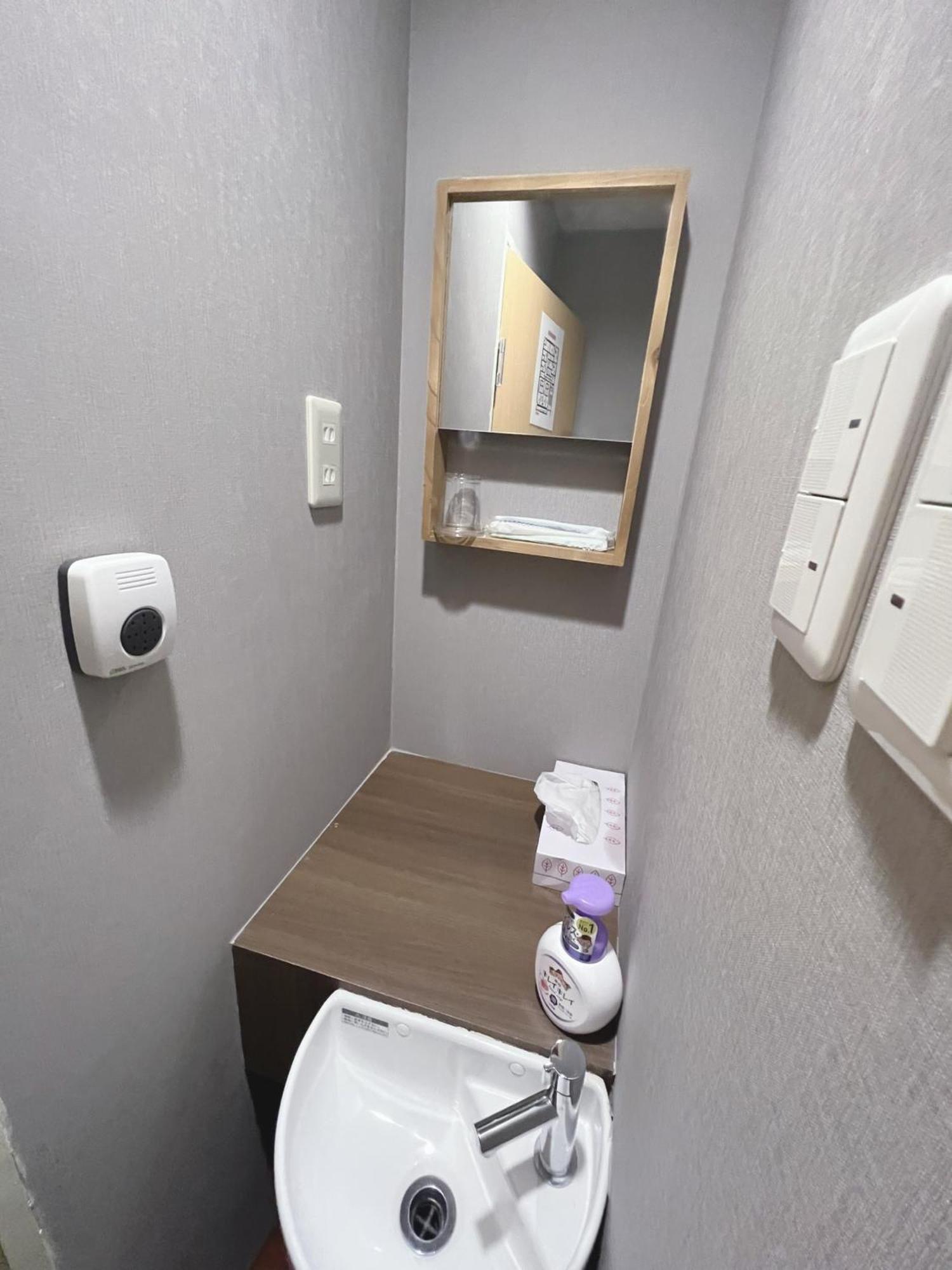 誠家　Makoto Hostel Токио Экстерьер фото